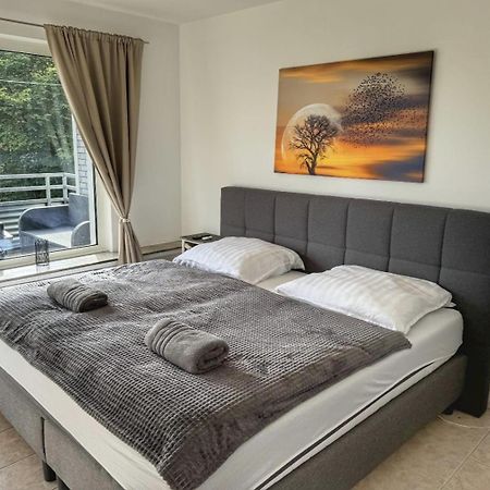 2 Zimmer Apartment Mit Balkon Wuppertal Esterno foto